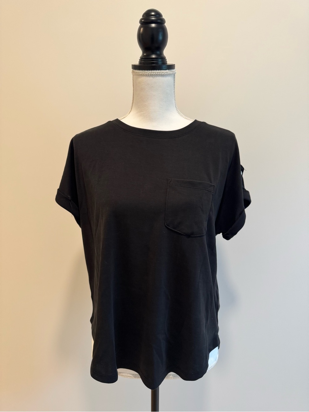 Cable & Gauge Studio Black Shoulder Button Short Sleeve Top Size M